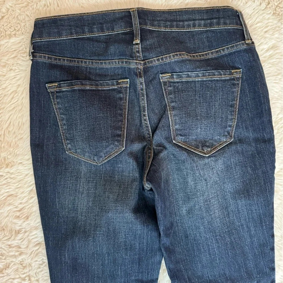 Old Navy Curvy Mid-Rise Jeans size 2 short (petite) - Picture 7 of 7